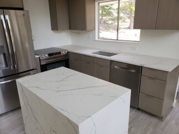2100449 Quartz MSI Calacatta Laza