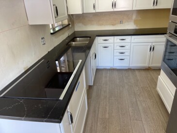 2102147 Quartz Viatera Capricorn