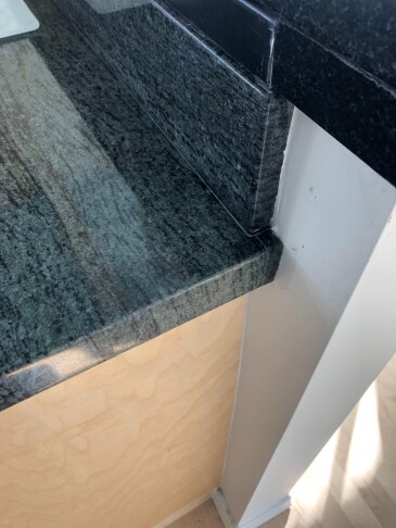2008239 Granite Absolute Black Seams
