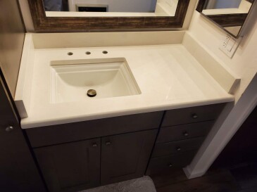 2008951 Quartz MSI Calico White