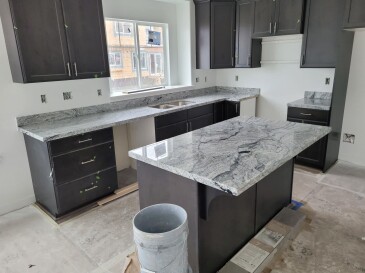 2100673 Granite Siberian White