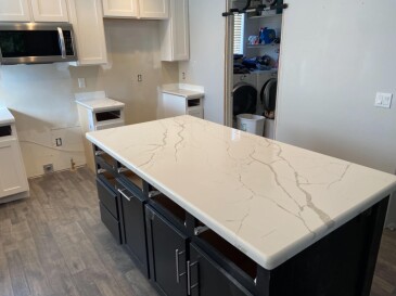 2100138 Quartz MSI Calacatta Laza