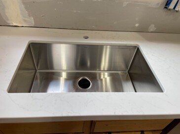 2103951 Quartz Della Terra Renoir sink