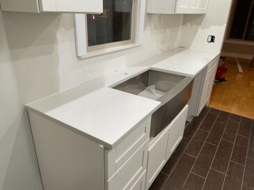 2008296 Quartz One Quartz White Ice