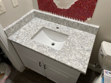 2108900 Quartz Viatera Everest