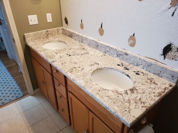 2010081 Granite Adonis White