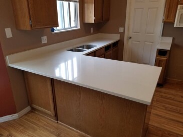 2006874 Quartz One Quartz White Ice