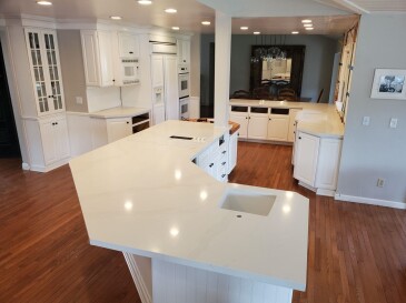 2102137 Quartz Silestone Eternal Calacatta Gold