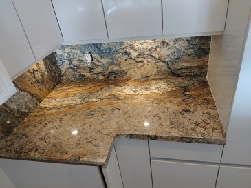 2108408 Granite Azurite
