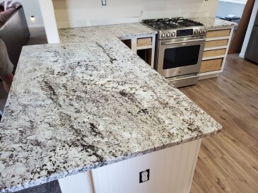 2107363 Granite Blanco Gabrielle