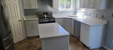 2104316 QUartz One Quartz Chipped Ice