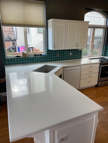 2105527 Quartz MSI Calacatta Botanica