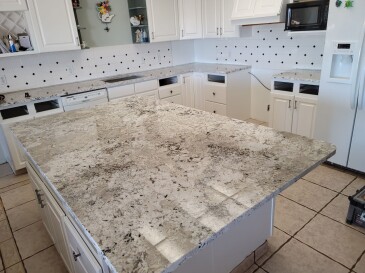 2102865 Granite Adonis White