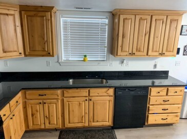 2008935 Granite Black Pearl-2