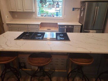 2102321 Quartz MSI Calacatta Laza