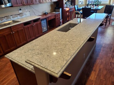 2008332 Quartz Viatera Everest