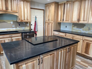 2100247 Quartz Viatera Capricorn