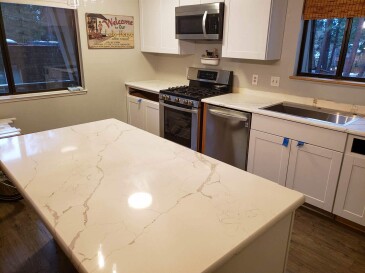 2008394 Quartz MSI Calacatta Laza-2