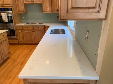 2103498 Quartz Pental Statuario