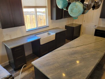 2101080 Quartzite Mercury