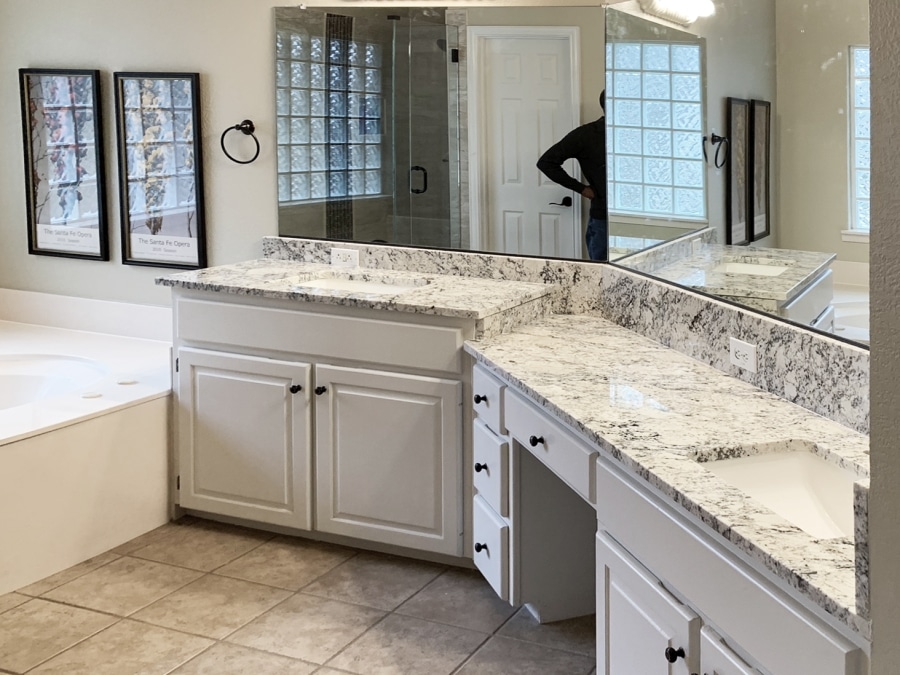 Bathroom Vanity W Granite Tops