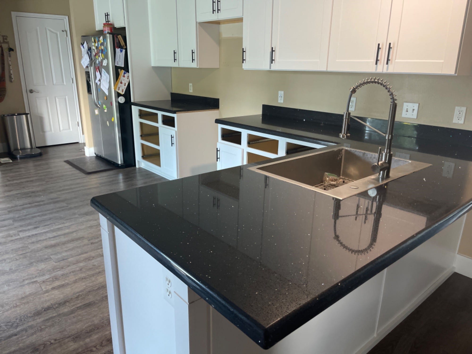 2103262 Quartz Silestone Stellar Night