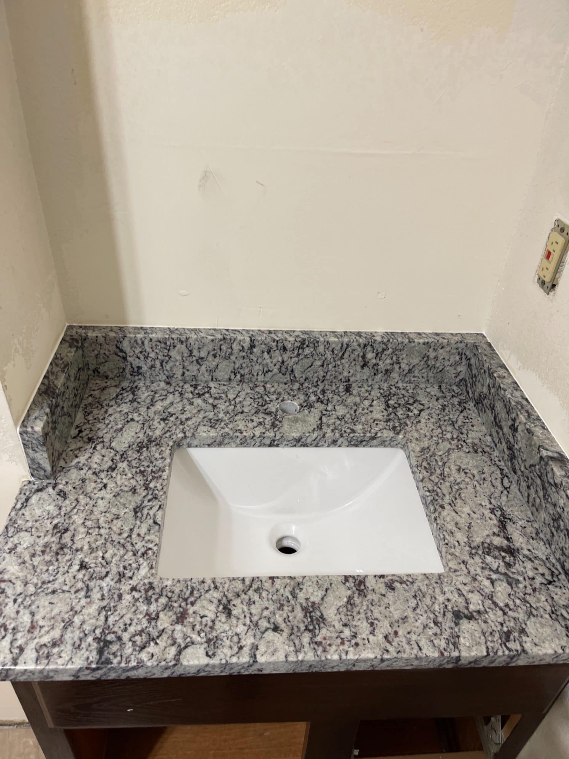 2106113 Granite Ashen White sink