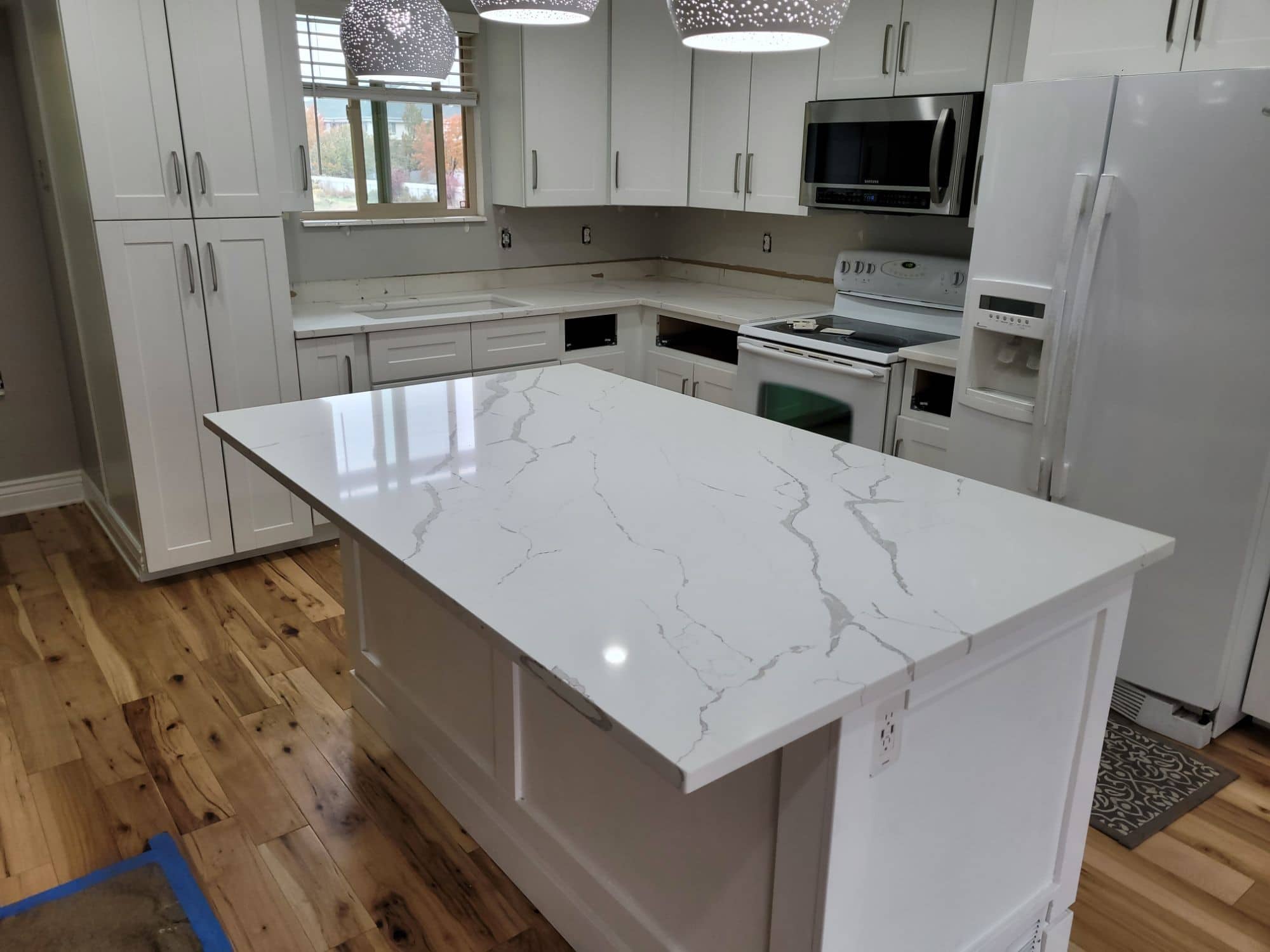 2109150 Quartz MSI Calacatta Laza